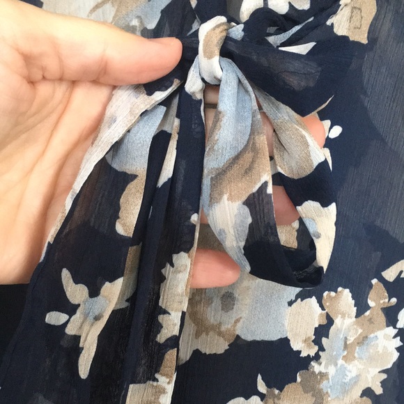 EUC Sheer V neck blouse with decorative tie at front - Picture 3 of 7